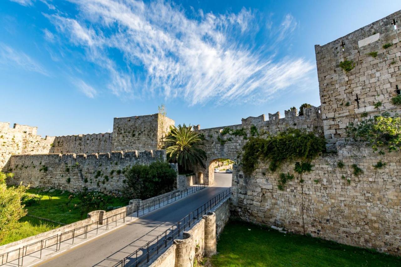 Colourful Aria Of The Medieval Town Rhodes City Exterior photo