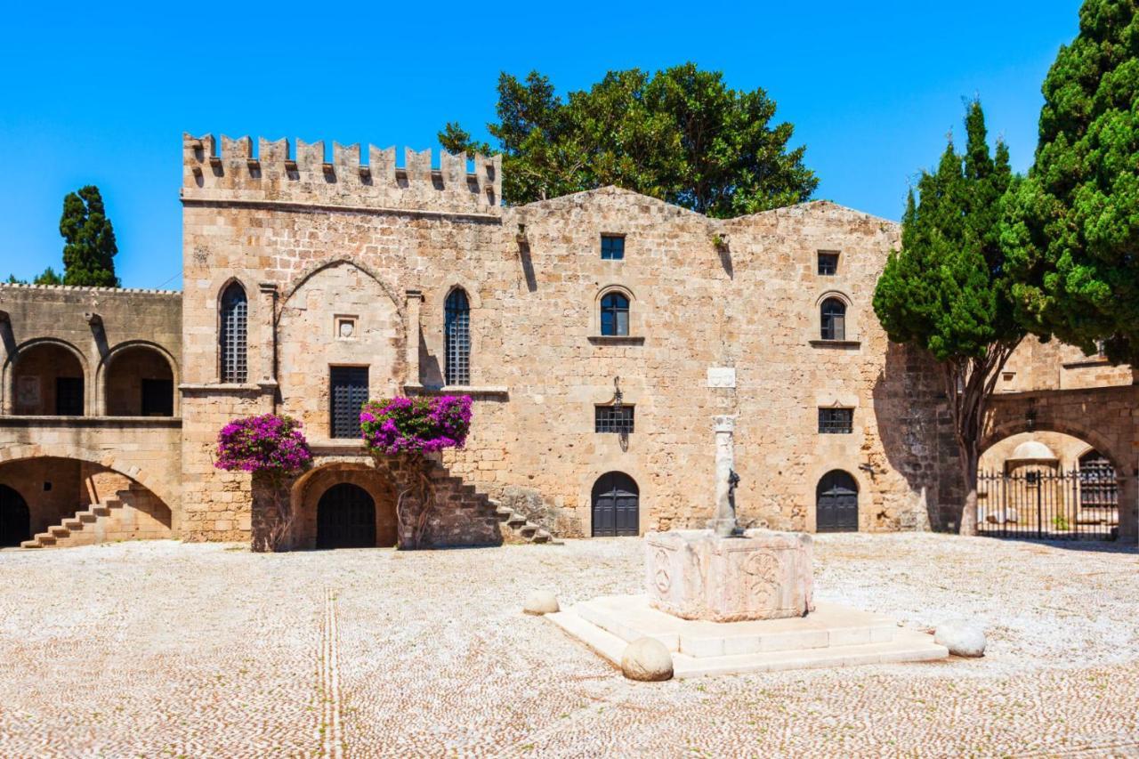 Colourful Aria Of The Medieval Town Rhodes City Exterior photo